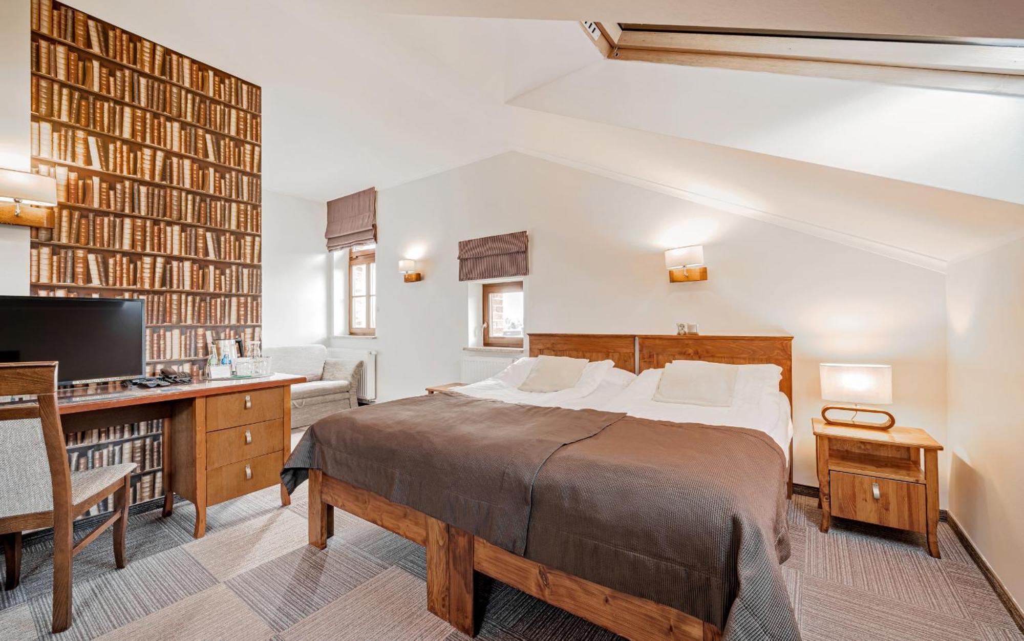 Mlyn Aqua Biblioteka Готель 4*